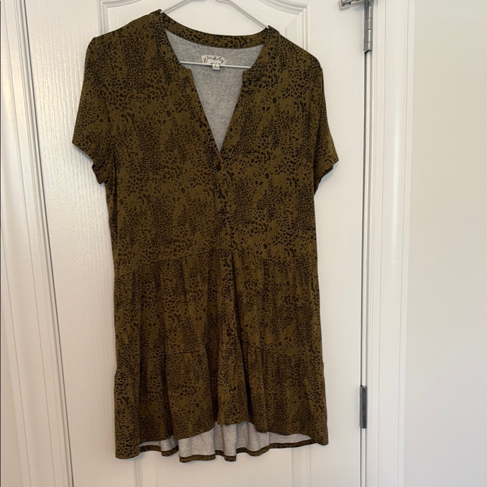 Wonderly Green Buttoned Tunic top